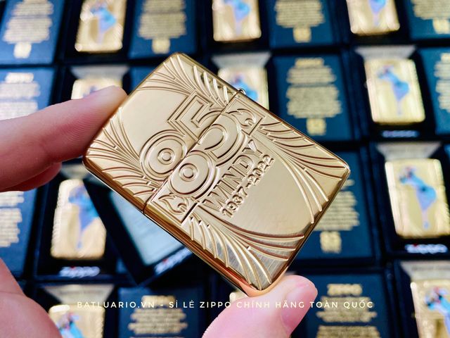Bật Lửa Zippo Windy 85th Anniversary - Phiên Bản Giới Hạn 12500 Bản, Hình Ảnh Biểu Tượng Độc Đáo, Quà Tặng Sưu Tầm Sang Trọng
