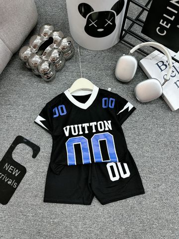 Bộ quần áo thể thao số 33 nhiều màu tay cộc cho bé trai từ 17kg đến 26kg