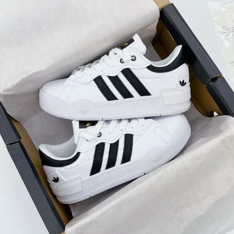 Giày Thể Thao ADV Rey Galle Chalk White Hazy Green - Sneaker Đen Trắng Mới Chất Lượng Cao, Thỏa Ước Đam Mê Thời Trang