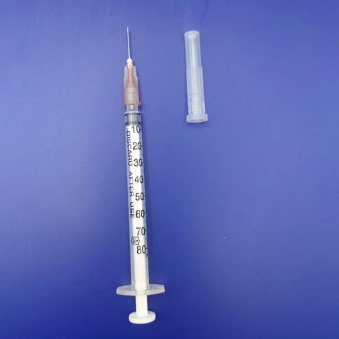 Bơm Kim Tiêm 1cc/1ml VINAHANKOOK - 100 Chiếc Vô Trùng, Sử Dụng Một Lần, An Toàn Trong Ngành Y Tế