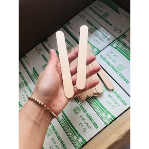Đè Lưỡi Gỗ GREETMED Tiệt Trùng - Hộp 100 Que Dùng Trong Khám Họng, Miệng, An Toàn và Tiêu Chuẩn Y Tế