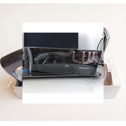 Dụng Cụ Mài Dao Kéo 4 Rãnh LocknLock CKK113 - Thép Không Gỉ, Nhựa ABS, Gốm - Giúp Mài Dao Nhanh Chóng và An Toàn trong Bếp