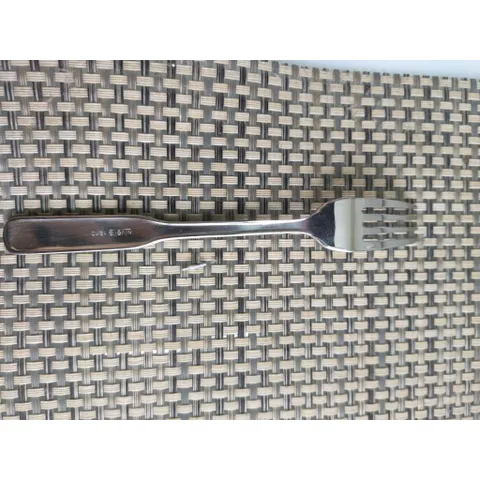 Nĩa/Dĩa Thép Không Gỉ Lock&Lock 145mm - Dụng Cụ Ăn Trái Cây, Hoa Quả Tiện Lợi, Sang Trọng, Dễ Dàng Mang Theo