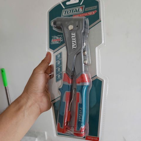 Kìm Rút Đinh Rivê Total THT32105 - Đa Kích Cỡ 2.4-4.8mm, Thân Kim Loại Bền Bỉ, Tay Cầm Chống Trượt, Phù Hợp Thi Công Nội Thất