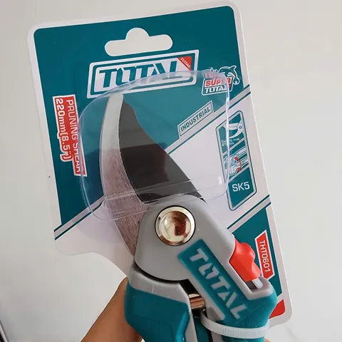 Kéo cắt tỉa cành 8.5 inch Total THT0601 – Lưỡi thép carbon sắc bén, tay cầm chống trượt, dụng cụ chăm sóc cây cảnh lý tưởng