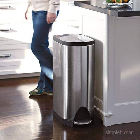 Thùng rác đạp chân mở nắp cánh bướm Simplehuman CW2058 18L inox bền, thiết kế thông minh, yên tĩnh, hoàn hảo cho không gian sống sạch đẹp.