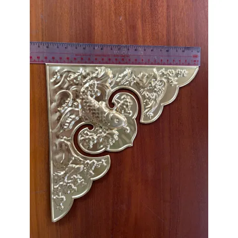 Ốp đồng cá chép loại 23cm ,Nẹp góc hoạ tiết cá chép đồng, góc đồng cửa nhôm, bịt góc cửa nhôm xingfa ,nẹp góc 23cm