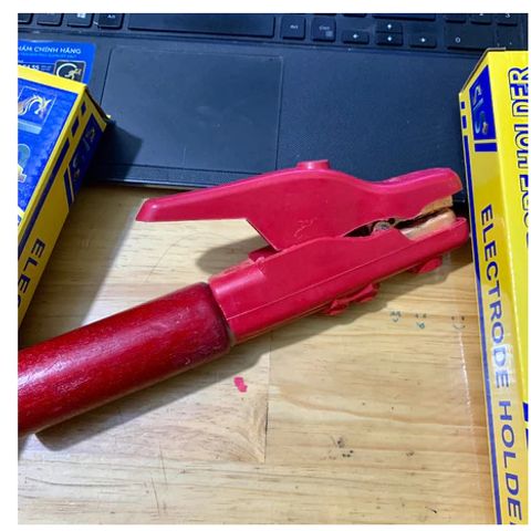 Kìm Hàn 600A LS Cán Gỗ - Dụng Cụ Chuyên Dụng Cho Máy Hàn, Bền Đẹp, Chịu Nhiệt Tốt, Tiện Lợi Kẹp Hàn Chính Hãng