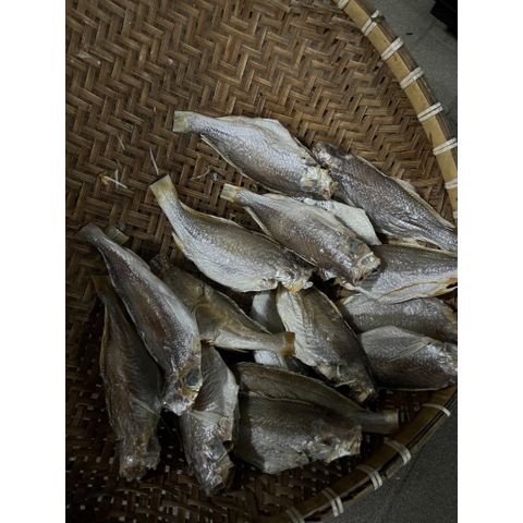 Khô Cá Đổng Cắt Đầu 10 Con - Thực Phẩm Khô Tự Nhiên An Toàn, Không Hóa Chất, Dùng Để Chiên Cơm Thơm Ngon
