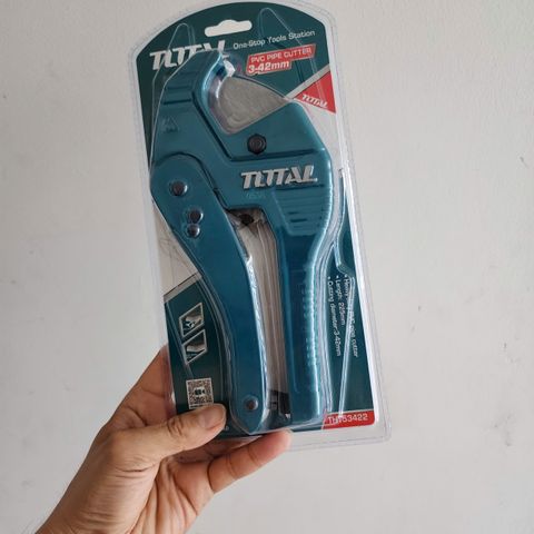 Dao Cắt Ống Nhựa 42mm Total THT53422 - Lưỡi Thép Sắc Bén, Tay Cầm Thiết Kế Ergonomic, Dụng Cụ Cầm Tay Bền Bỉ, Dễ Dùng