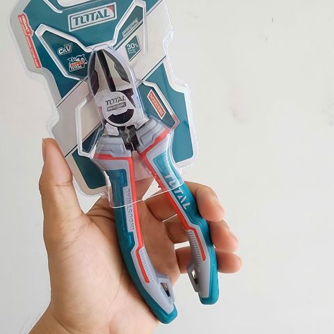 Kìm Cắt Cao Cấp 7 Inch Total THT230706S - Lưỡi Sắc Bén, Chất Liệu Thép CR-V, Tay Cầm Chống Trượt Dùng Trong Gia Đình và Công Nghiệp