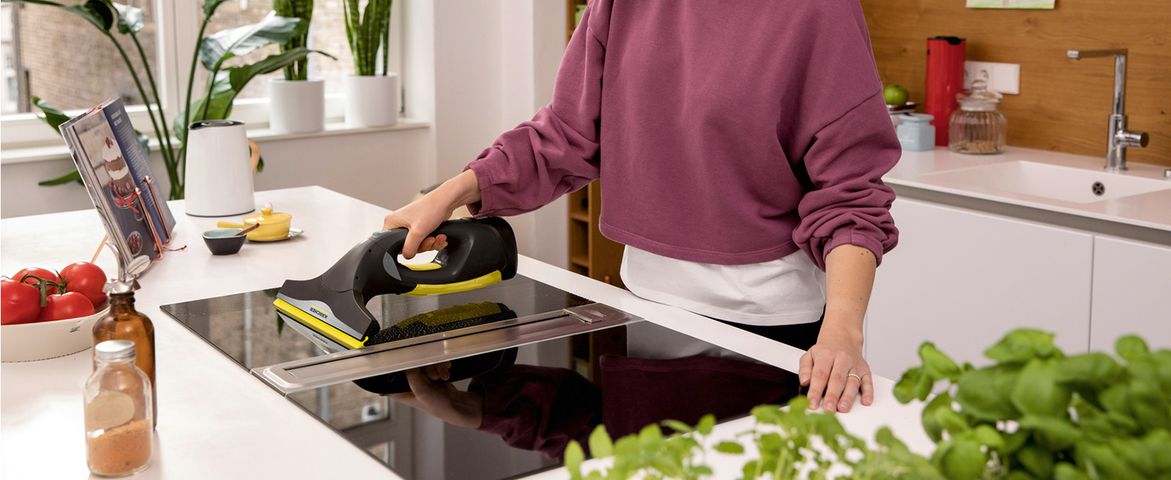 Máy Lau Kính Karcher WV 2 Black Edition - Phiên Bản Giới Hạn, Pin Lithium Ion, Cho Cửa Sổ, Gương, Bề Mặt Không Thấm Nước, Độ ồn Thấp