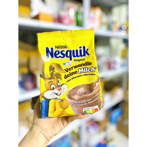 Cacao Nesquick Đức 300g - Bột cacao thơm ngon bổ dưỡng cho trẻ em và người lớn, chứa 7 vitamin và 2 khoáng chất thiết yếu
