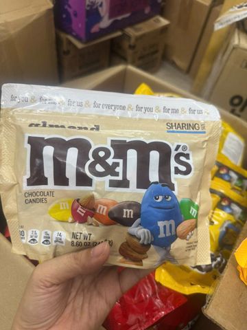 Chocolate candies M&M sharing size 243g