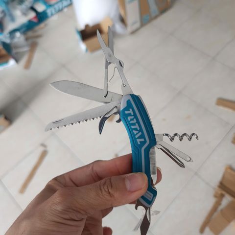 Dao Đa Năng Total THMFK0126 - 12 Công Năng Gọn Nhẹ, Dụng Cụ Cầm Tay Thích Hợp Cho Đi Phượt và Sửa Chữa
