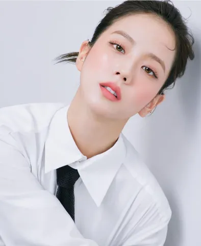 Son Dior 001 Addict Lip Glow - Thỏi Son Dưỡng Môi Sang Trọng, Hiệu Ứng Môi Mọng Nước, Phù Hợp Mọi Cô Gái