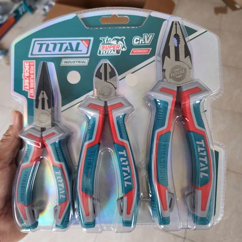 Bộ kìm điện, kìm cắt và kìm nhọn 3 chi tiết Total THT2K0301
