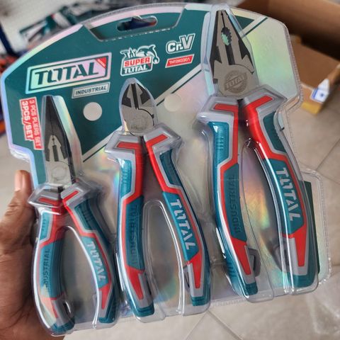 Bộ kìm điện, kìm cắt và kìm nhọn 3 chi tiết Total THT2K0301