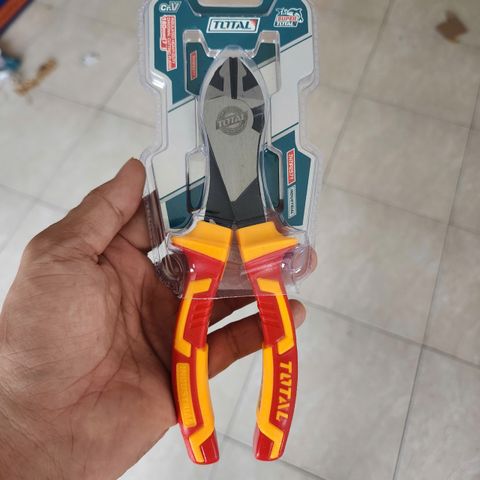 Kìm Cắt Cộng Lực 7 Inch Total THTIP2571 - Cách Điện 1000V An Toàn Cho Thợ Điện, Tay Cầm Chống Trượt, Lưỡi Cắt Cứng