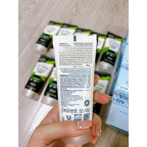 Sữa Rửa Mặt Tẩy Tế Bào Chết St.Ives Trà Xanh 170ml - Giúp Làm Sạch Mụn Đầu Đen, Dưỡng Da Mịn Màng, Phù Hợp Mọi Loại Da
