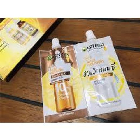 Gói Serum Garnier Sáng Da Mờ Thâm Vitamin C Booster 7.5ml