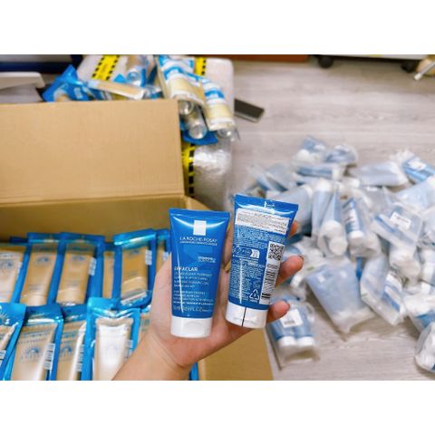 Gel Rửa Mặt La Roche-Posay Effaclar Purifying 50ml - Sữa Rửa Mặt Dành Cho Da Dầu Nhạy Cảm, Kiểm Soát Dầu, Giảm Mụn