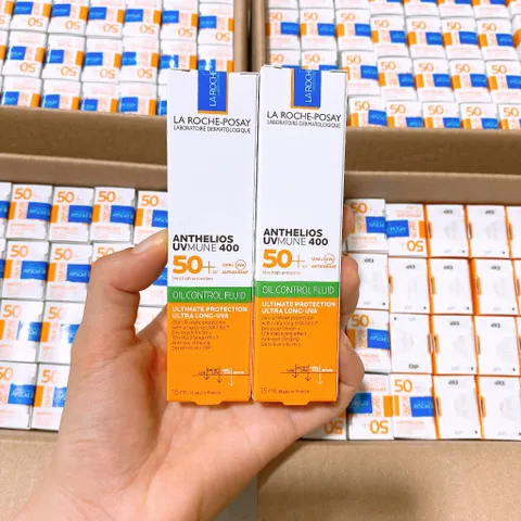 Kem Chống Nắng La Roche-Posay Anthelios UV Mune 400 Oil Control Gel-Cream SPF50+ 15ml - Kiểm Soát Dầu, Bảo Vệ Da Nhạy Cảm