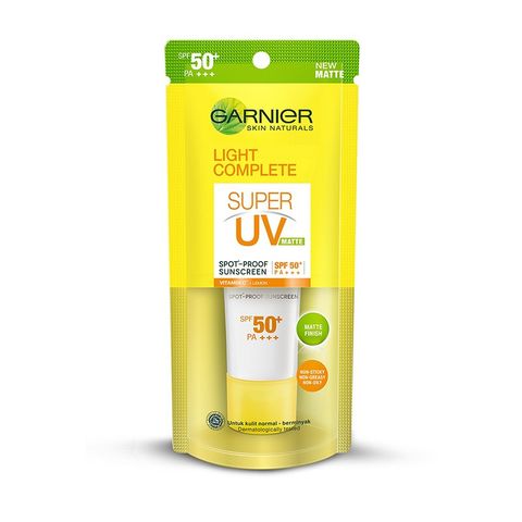 Kem Chống Nắng Garnier Light Complete SPF50 PA+++ Kiềm Dầu & Sáng Da 15ml - Bảo Vệ Da Tối Ưu và Dưỡng Sáng Da, Không Nhờn Rít