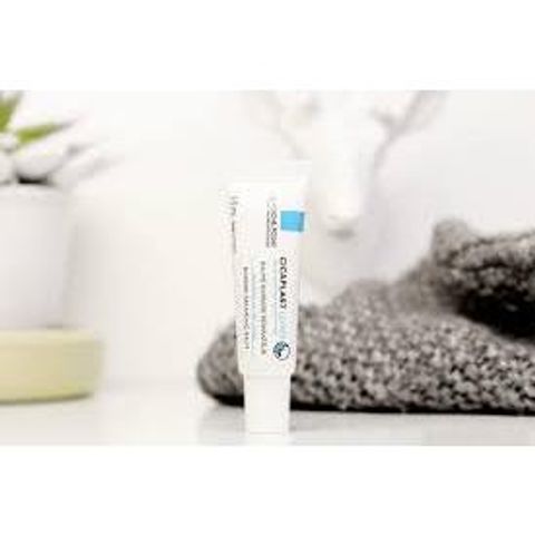 Son Dưỡng La Roche-Posay Cicaplast Lips 7.5ml - Phục Hồi Độ Ẩm và Bảo Vệ Môi, Chống Khô, Dịu Nhẹ, Dành Cho Tất Cả Mọi Người