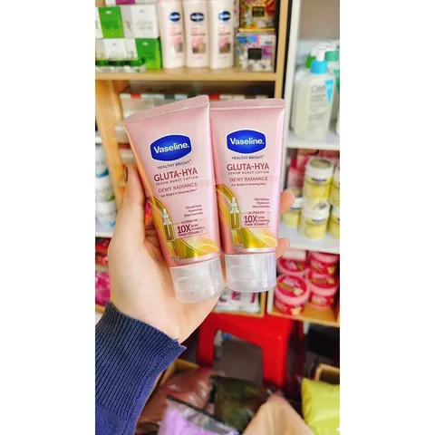 Sữa Dưỡng Thể Vaseline Gluta-Hya 70ml - Dưỡng Da Sáng Mịn, Thẩm Thấu Nhanh, Không Nhờn Rít, Chăm Sóc Cơ Thể Từ Thái Lan