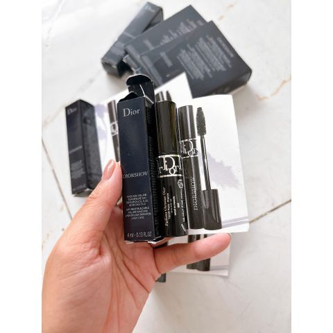 Mascara mini DIOR Diorshow 4mL - Làm dày, dài mi tự nhiên, công thức 90% từ thiên nhiên, không lem, không trôi, cơ hội tuyệt vời để trải nghiệm sản phẩm cao cấp