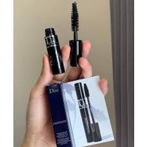 Mascara mini DIOR Diorshow 4mL - Làm dày, dài mi tự nhiên, công thức 90% từ thiên nhiên, không lem, không trôi, cơ hội tuyệt vời để trải nghiệm sản phẩm cao cấp