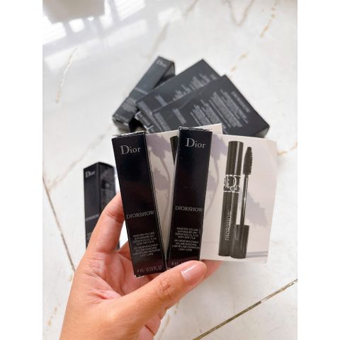 Mascara mini DIOR Diorshow 4mL - Làm dày, dài mi tự nhiên, công thức 90% từ thiên nhiên, không lem, không trôi, cơ hội tuyệt vời để trải nghiệm sản phẩm cao cấp
