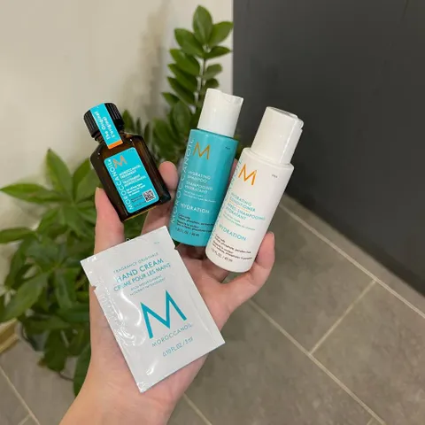 Bộ Dưỡng Tóc Moroccanoil 4 Món - Dầu Dưỡng Tóc, Gội, Xả và Kem Dưỡng Da Tay - Phục hồi Hư Tổn, Bóng Mượt Từ Nghệ Thuật Bắc Phi