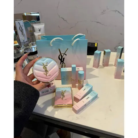 YSL Touche Eclat Glow-Pact Cushion 2025 - Phấn nước kiểm soát dầu, chống nắng SPF 50, lớp nền tự nhiên, phiên bản giới hạn Valentine