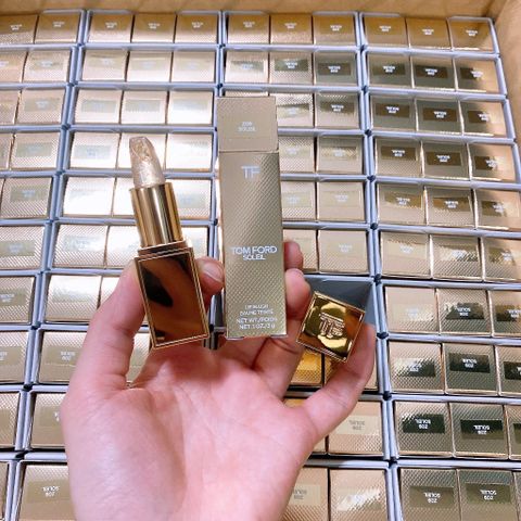 Son Dưỡng Tom Ford 24K Soleil Lip Blush - Thạch Vảy Vàng, Màu Hồng Nhẹ, Dưỡng Ẩm, Làm Lì Môi, Sang Chảnh, Phù Hợp Khi Đi Học, Làm Đẹp Hằng Ngày