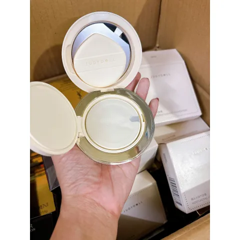 Phấn Nước Judydoll Moisturizing Cushion Foundation 14g - Cấp Ẩm, Che Khuyết Điểm, Da Sáng Tự Nhiên, Phù Hợp Mọi Loại Da