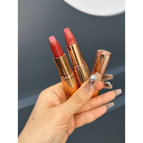 Son Môi Charlotte Tilbury WALK OF SHAME Đỏ Nâu - Matte Revolution - Chất Son Cao Cấp, Độ Bám Màu Tốt