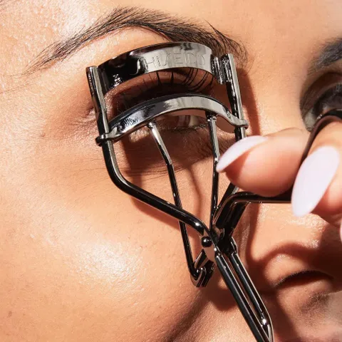 Kẹp Mi Shiseido Eyelash Curler 213 - Dễ Sử Dụng, Không Gãy Mi, Có 1 Đệm Thay - Sản Phẩm Phổ Biến Cho Phụ Nữ Châu Á