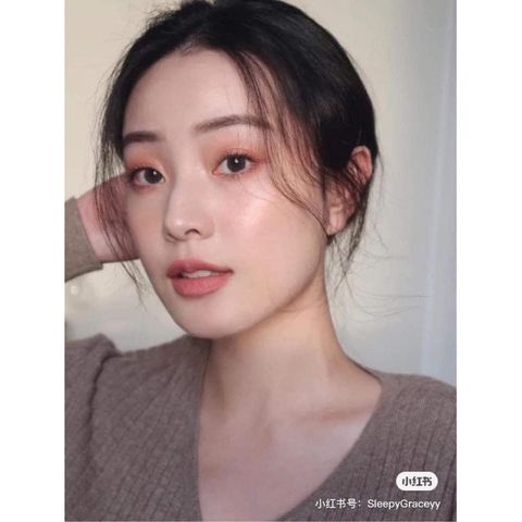 Son Charlotte Tilbury Matte Revolution Mini - Màu Pillow Talk 1.1gr, Lì nhưng Không Khô, Độ Bền Cao, Giữ Môi Mịn Màng, Làn Môi Đầy Đặn