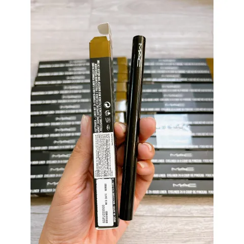 [Có tem phụ] Bút Kẻ Mắt Nước MAC Brushstroke Liner Eyeliner Liquide Brushbrown 0.67g Màu Nâu