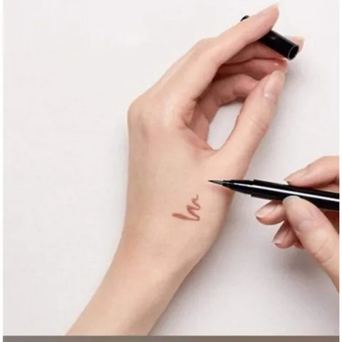 [Có tem phụ] Bút Kẻ Mắt Nước MAC Brushstroke Liner Eyeliner Liquide Brushbrown 0.67g Màu Nâu
