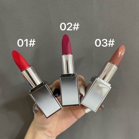 Son Tom Ford Extrême Badass Lip Color 01 Scarlet Shock - Son Lì Đỏ Tươi Sang Trọng Dưỡng Ẩm Tiện Dụng Cho Môi