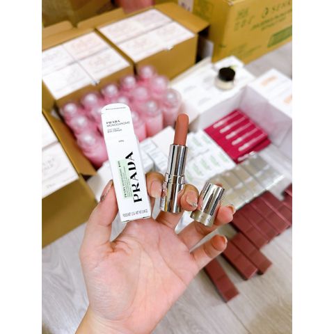 Son Thỏi Prada Monochrome Hyper Matte 3,8g - Nâu Tây Bền Màu, Lì Mịn Sang Trọng Cho Đôi Môi Rạng Rỡ, Phong Cách Thời Thượng