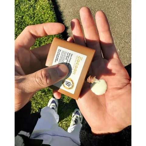 Sữa Chống Nắng Cocoon Bí Đao SPF50+ Dạng Sữa Thấm Nhanh, Bảo Vệ Da Trước Tia UV Cho Mọi Loại Da 50ml