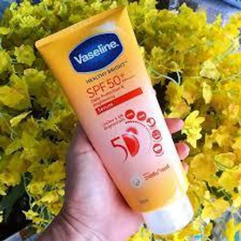 Sữa Dưỡng Thể Vaseline Healthy Bright 320ml - Chống Nắng SPF 50+ và Bảo Vệ Da Khỏi Ô nhiễm, Dưỡng Trắng Sáng Rạng Rỡ