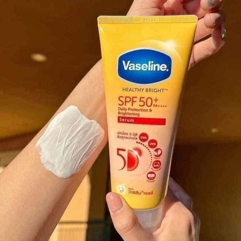 Sữa Dưỡng Thể Vaseline Healthy Bright 320ml - Chống Nắng SPF 50+ và Bảo Vệ Da Khỏi Ô nhiễm, Dưỡng Trắng Sáng Rạng Rỡ