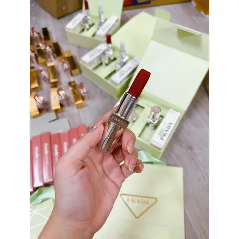 Son Thỏi Prada Monochrome Soft Matte 3.8g B103 Auburn - Lì Mịn, Sang Trọng, Bám Màu Lâu, Phù Hợp Mọi Tông Da