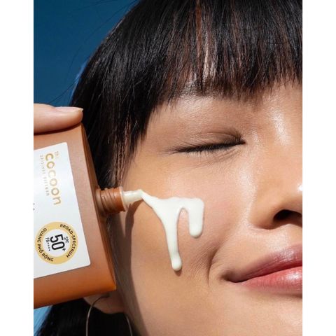 Sữa Chống Nắng Cocoon Chiết Xuất Bí Đao SPF50+ - Dạng Lỏng Thẩm Thấu Nhanh, Bảo Vệ Da Khỏi UVA/UVB - Phù Hợp Mọi Loại Da 50ml