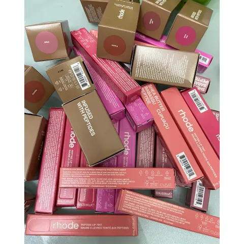 Má Hồng Kem Rhode Pocket Blush - Trang Điểm Dưỡng Ẩm Đa Năng Cho Má và Môi, Lựa Chọn Màu Đẹp - Giữ Màu Cả Ngày